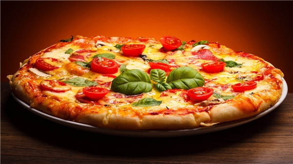 Chiếc bánh Pizza sau khi đã hoàn thành có màu vàng đẹp mắt